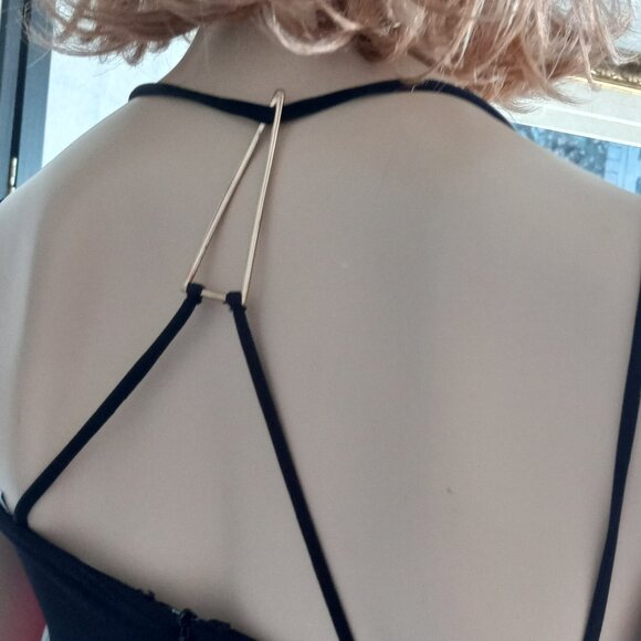 NWT JustFab Textured Faux Wrap Dress XS Open Back w/ Gold Metal Detail SEXY! - Picture 8 of 11